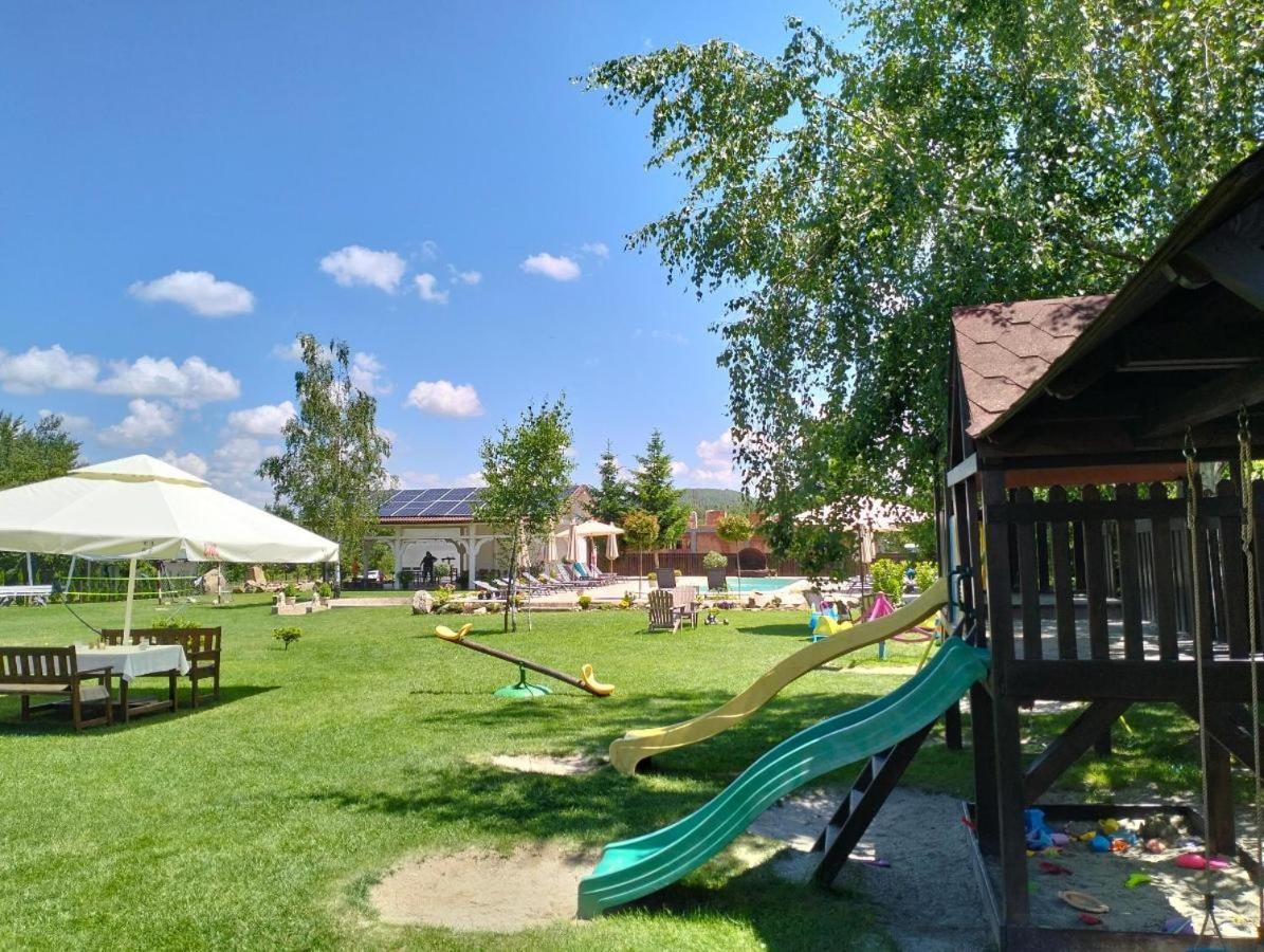 Natura Family Resort 아브리그 외부 사진